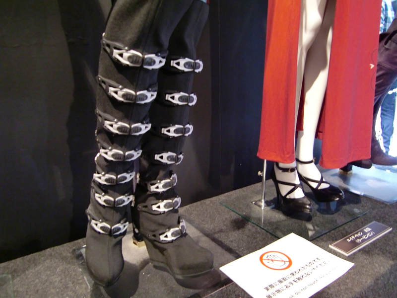 Illustration for article titled Milla Jovovich Isn't in Japan, But Her Clothes Are